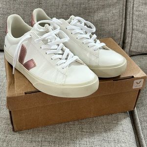 Great condition Veja Campo sneaker